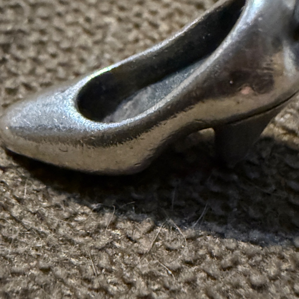 James Avery Retired High Heel preowned cut - Picture 10 of 11